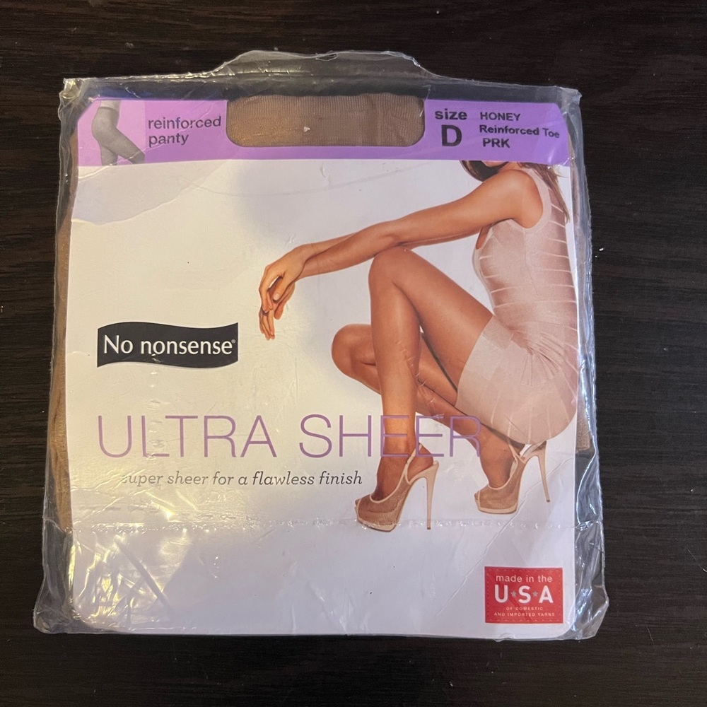 No Nonsense Ultra Sheer Pantyhose in Honey Size D